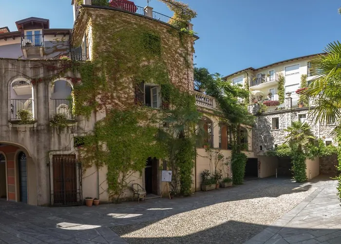 Cannero Hotel